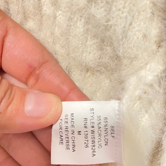 Fuzzy zip up sweater - Picture 5 of 5